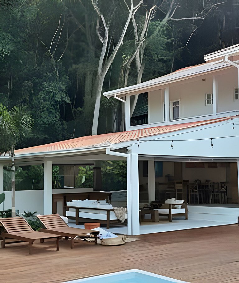 DAZ by Les Cinq | Refúgio na Praia do Estaleiro